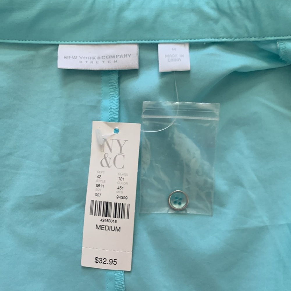 NWT New York &  Company light blue button down shirt. - Picture 4 of 4